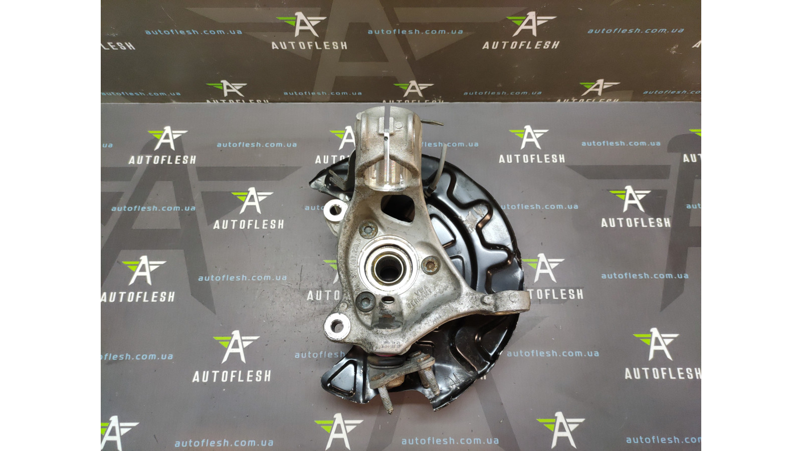 Б/у кулак поворотный передний правый/ цапфа/ ступица 5Q0407258A для Audi/ Seat/ Skoda/ Volkswagen