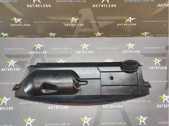 Б/в захист радіатора 214766469R для Renault Megane III Б/в захист радіатора 214766469R для Renault Megane III