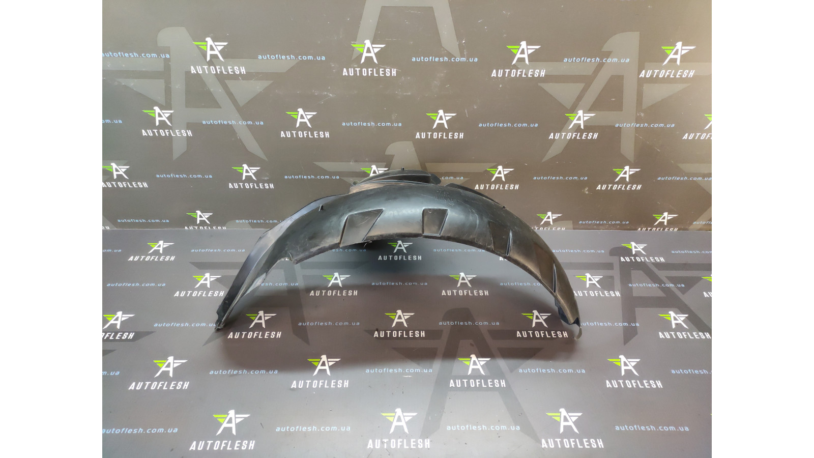 Б/в подкрылок передний правый 8200156693 для Renault Kangoo