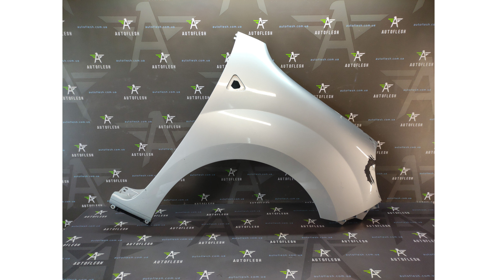 Б/в крило переднє праве 631002009R для Renault Kangoo II