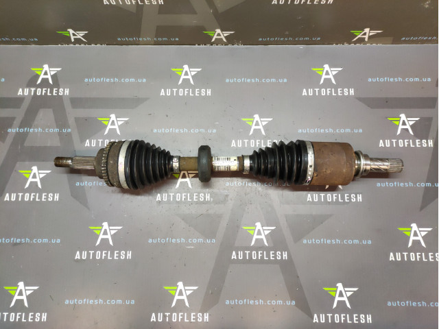 Б/в піввісь передня ліва/ привод передній 8200407659 для Renault Clio II/ Kangoo