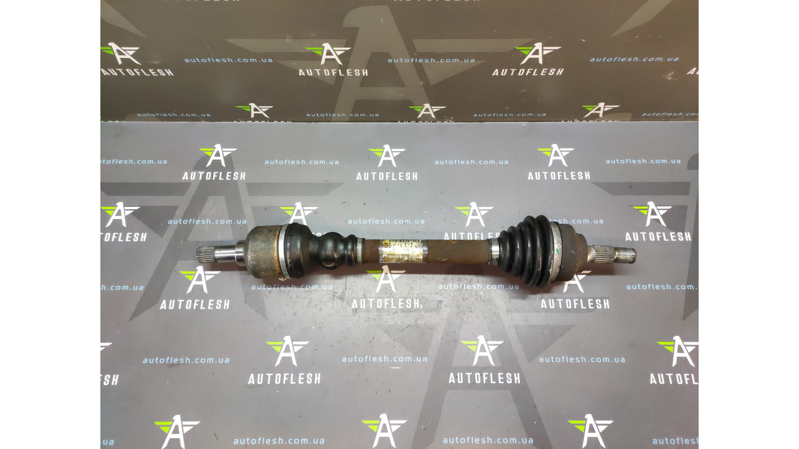 Б/у полуось передняя/ привод передний левый 9637117780 для Citroen Berlingo, C4/ Peugeot 307, Partner