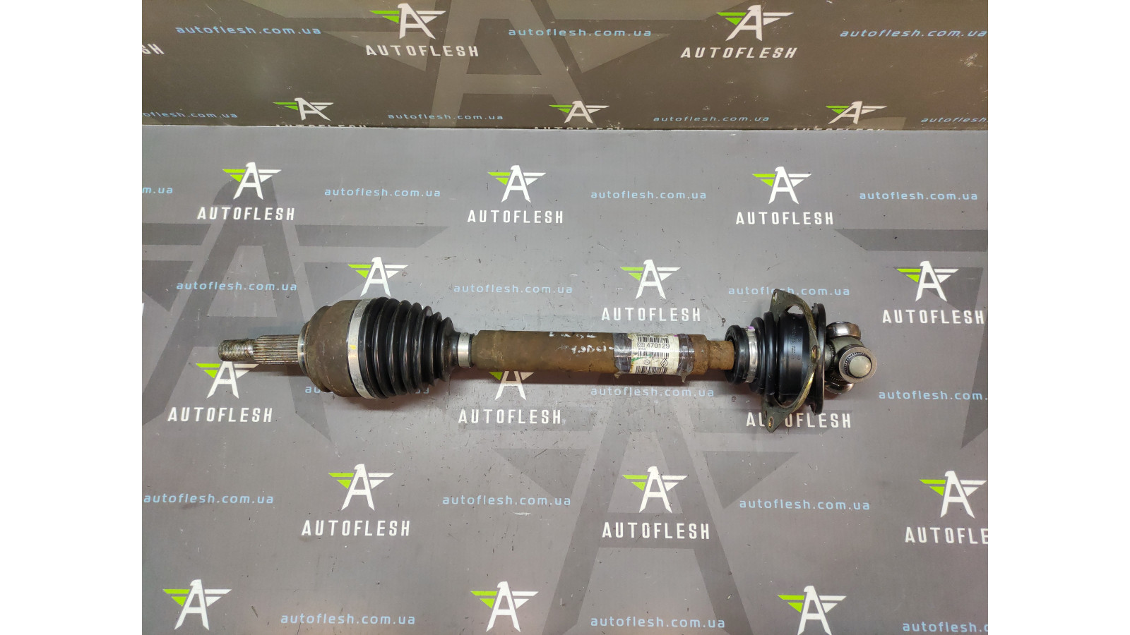 Б/у привод передний левый/ полуось левая 8200470129 для Renault Laguna II
