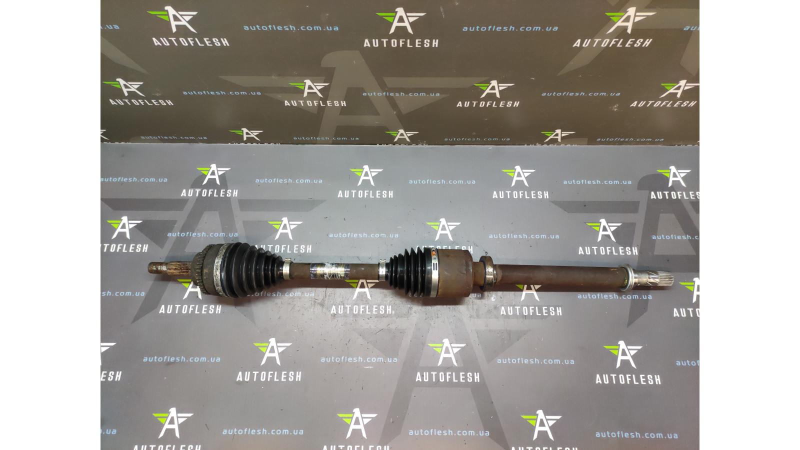Б/у привод передний правый/ полуось правая 8200362064 для Renault Clio II/ Kangoo Б/у привод передний правый/ полуось правая 8200362064 для Renault Clio II/ Kangoo