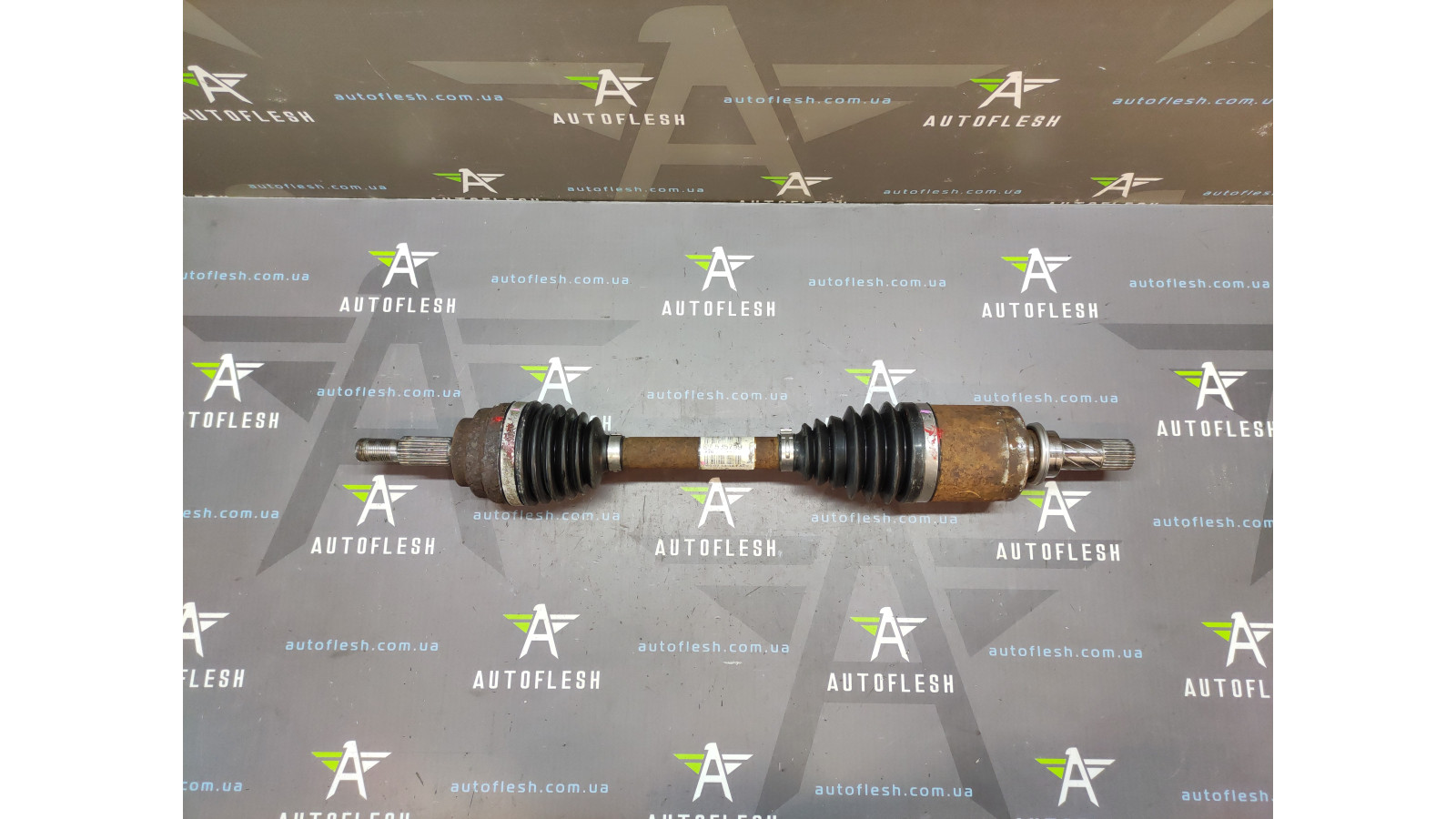 Б/у привод передний правый/ полуось правая 8200535799 для Renault Clio II/ Kangoo