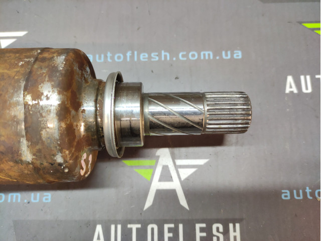 Купити привід передній правий/ піввісь права 8200535799 Renault Clio 2 Kangoo Купити привід передній правий/ піввісь права 8200535799 Renault Clio 2 Kangoo