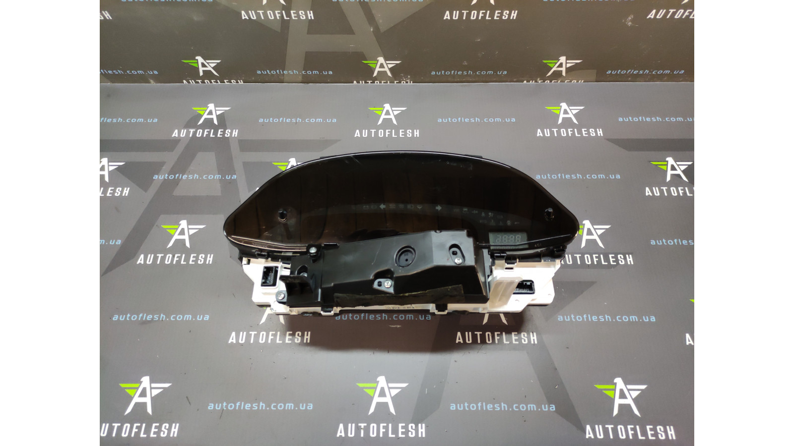 Б/у панель приборов/ спидометр 83800-0D690-D для Toyota Yaris Б/у панель приборов/ спидометр 83800-0D690-D для Toyota Yaris