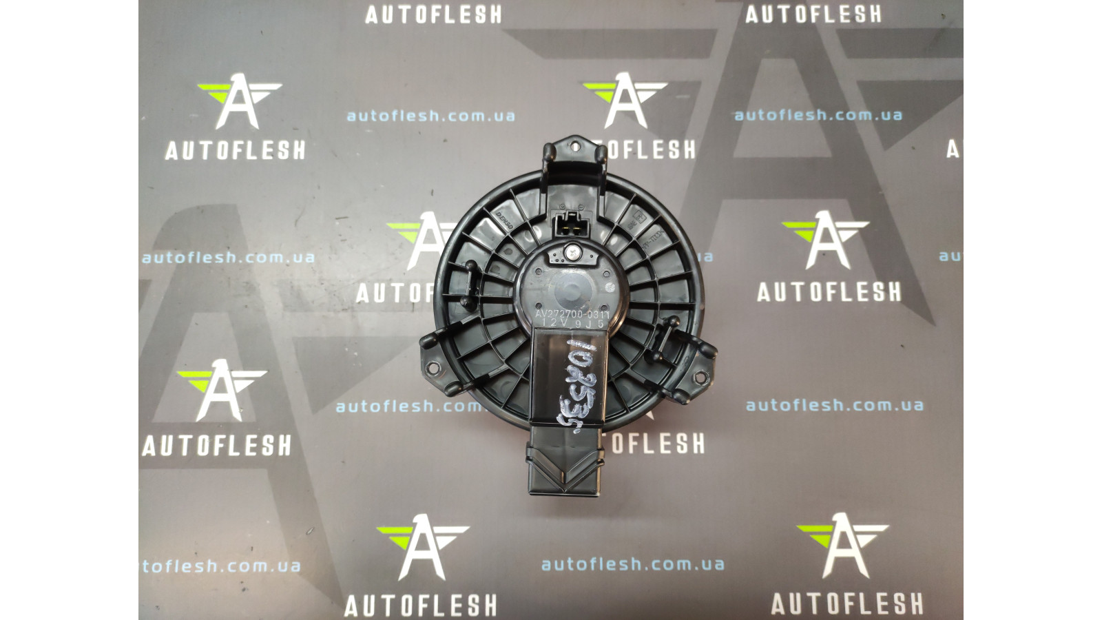 Б/у моторчик печки AV272700-0311 для Suzuki Swift, SX4/ Toyota Yaris