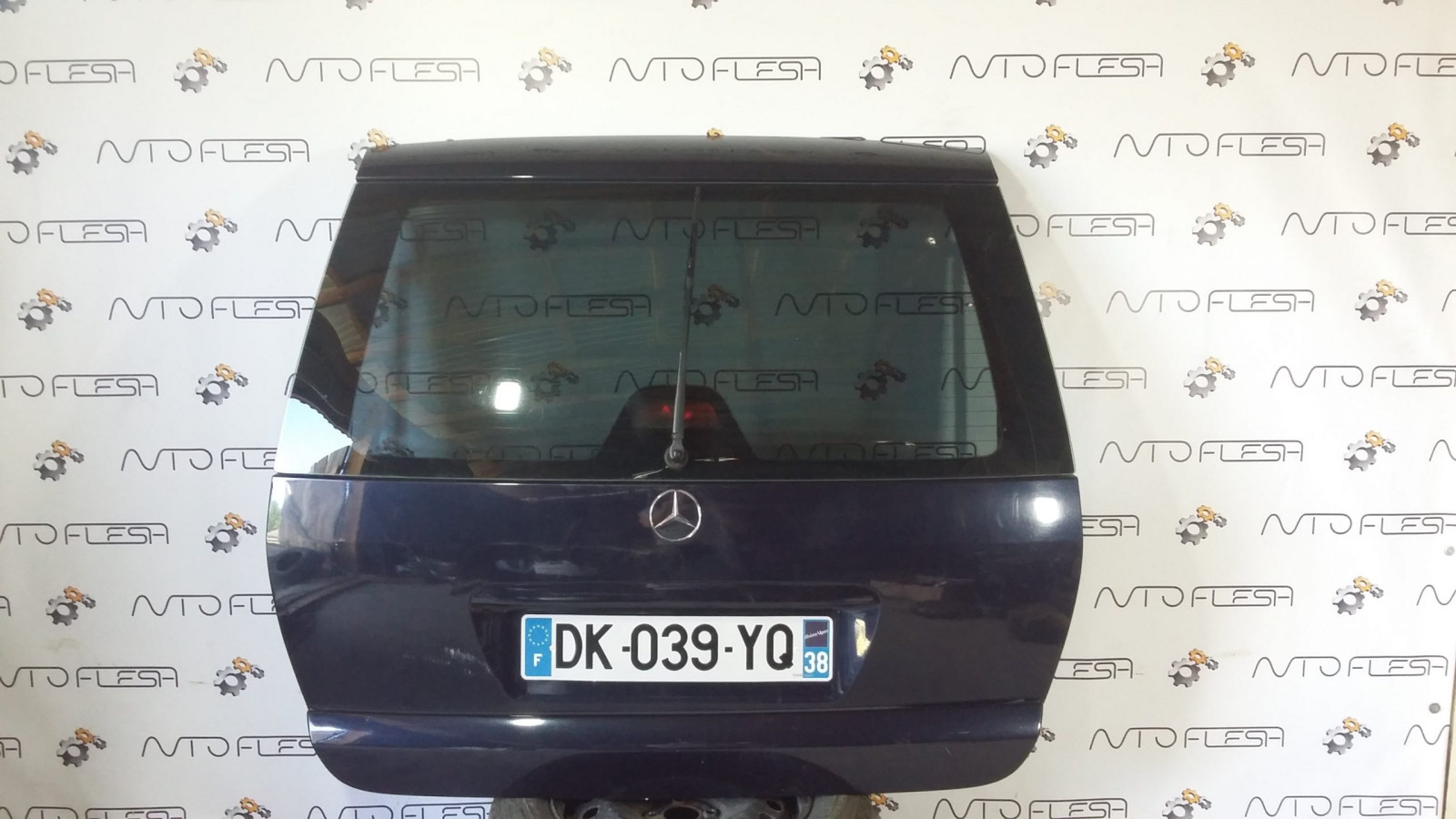 Б/у крышка багажника для Mercedes ML-Class W163