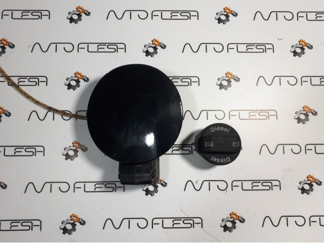 Б/у лючок бензобака 1K6809857 для Volkswagen Golf V