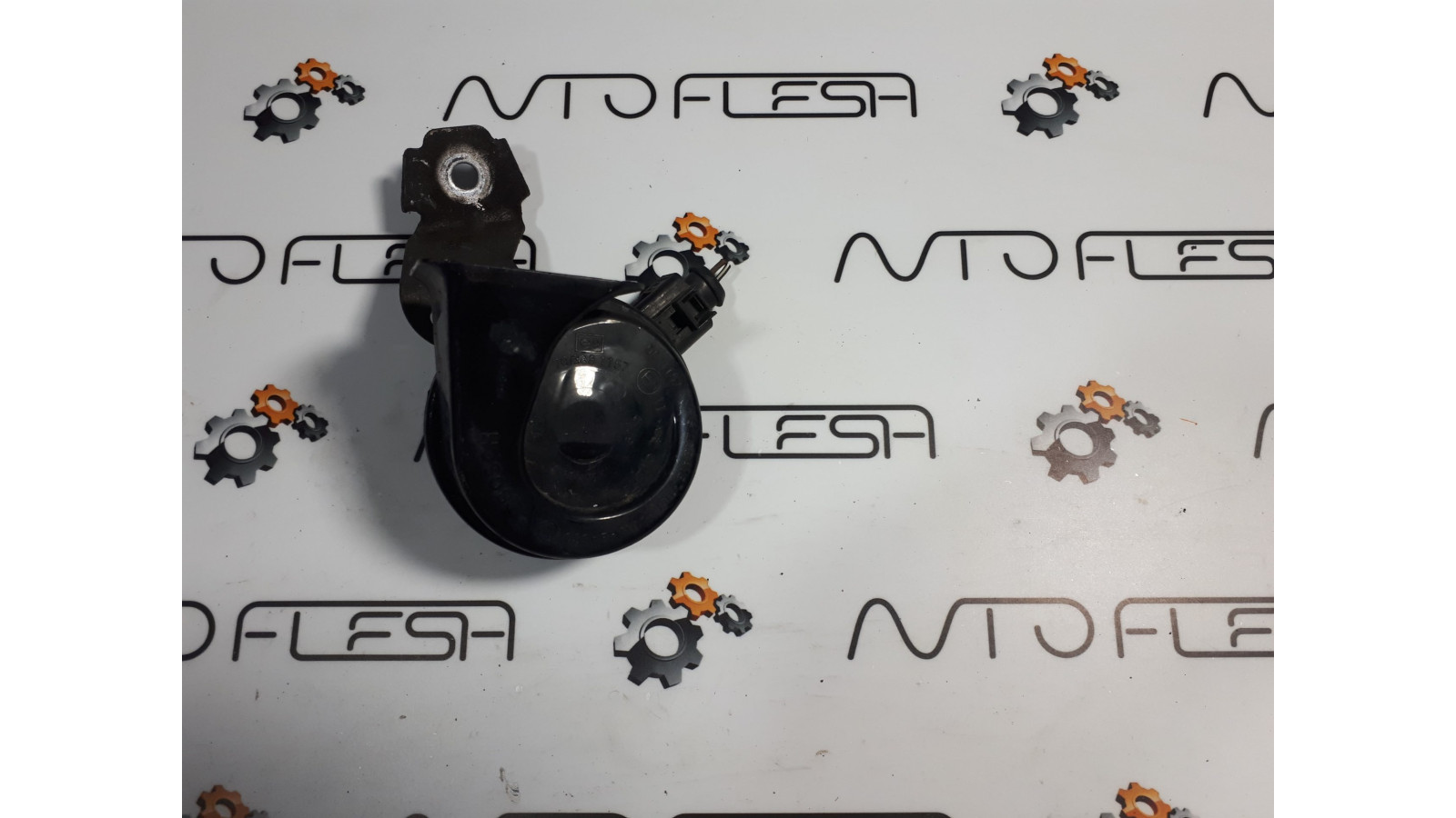 Б/у сигнал звуковой 1K0951221B для Audi/ Seat/ Skoda/ Volkswagen Б/у сигнал звуковой 1K0951221B для Audi/ Seat/ Skoda/ Volkswagen