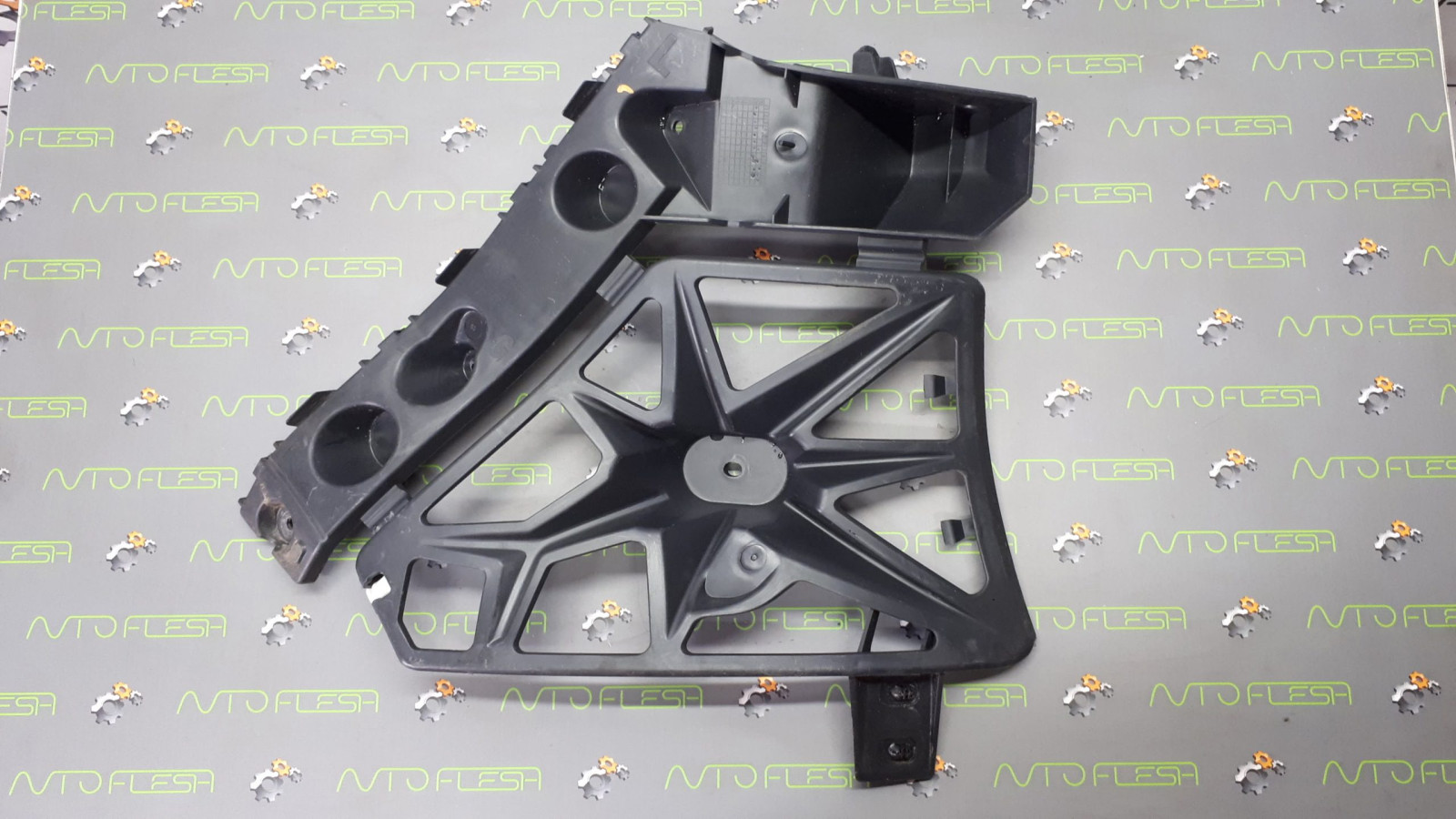 Б/у кронштейн заднего бампера левый 850450007R для Renault Scenic III