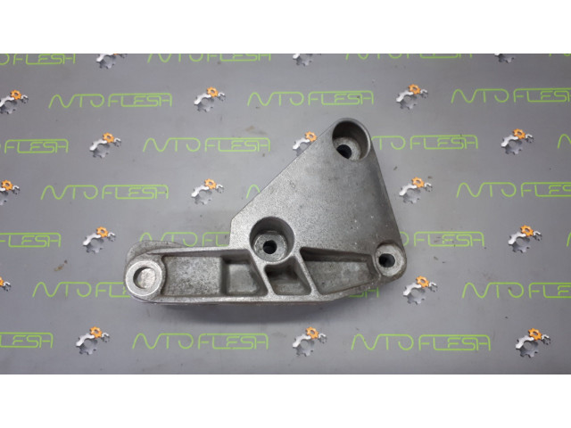Б/у кронштейн двигателя правый 8200437465 для Renault Megane II Б/у кронштейн двигателя правый 8200437465 для Renault Megane II