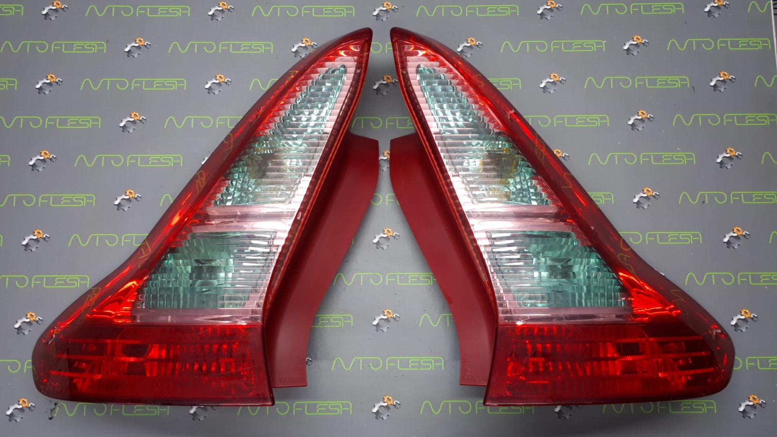 Б/у фонарь задний 9646801777/ 9646801677 для Citroen C4 I