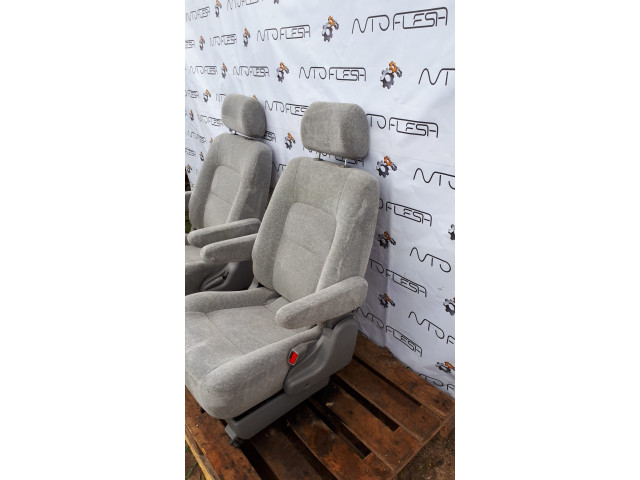 Б/у сиденье для Kia Carnival комплект Б/у сиденье для Kia Carnival комплект