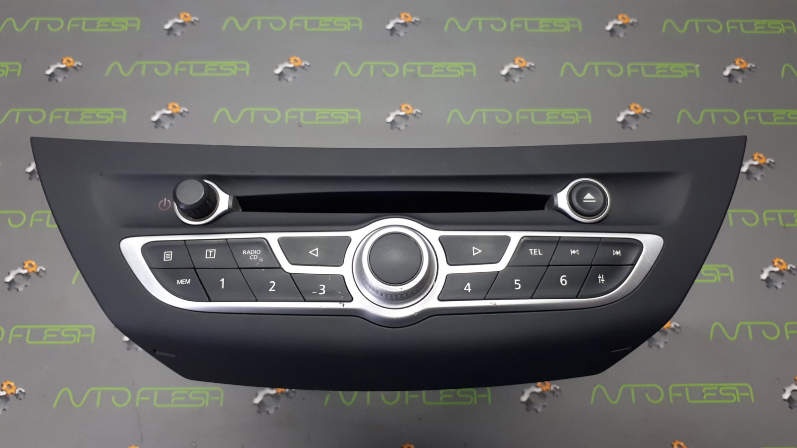 Б/у автомагнитола Bosch 281155676R/ 7649165391 для Renault Laguna III
