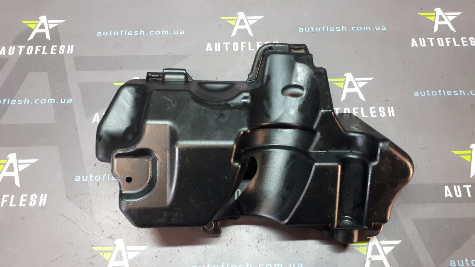 Б/у накладка двигателя/ крышка двигателя 8200549100 (K9K806), 1.5 dCi Renault Kangoo