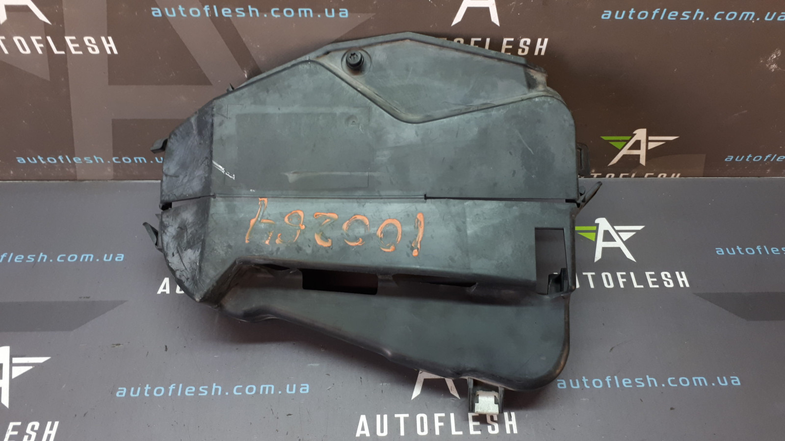 Б/у защита ремня ГРМ/ защита ГРМ 135630719R, 1.5 dCi для Dacia/ Renault