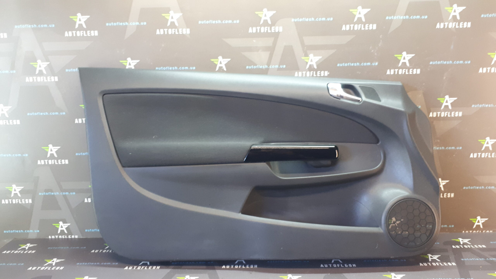 Б/у карта двери передняя левая 367368532 для Opel Corsa D