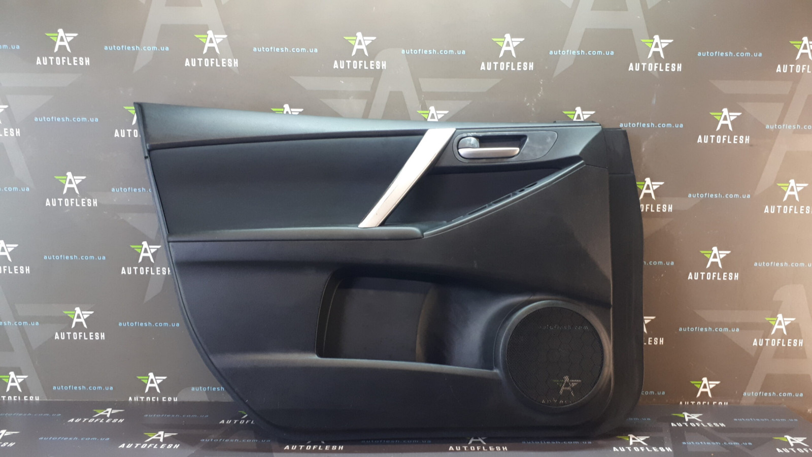Б/у карта двери передняя левая BBP3684U7 для Mazda 3