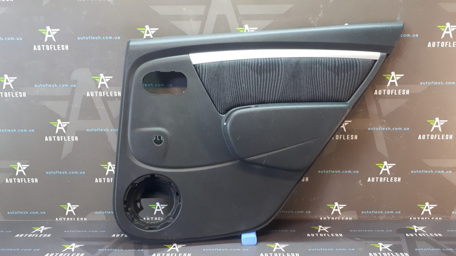 Б/у карта двери передняя правая 8200732476 для Dacia Sandero
