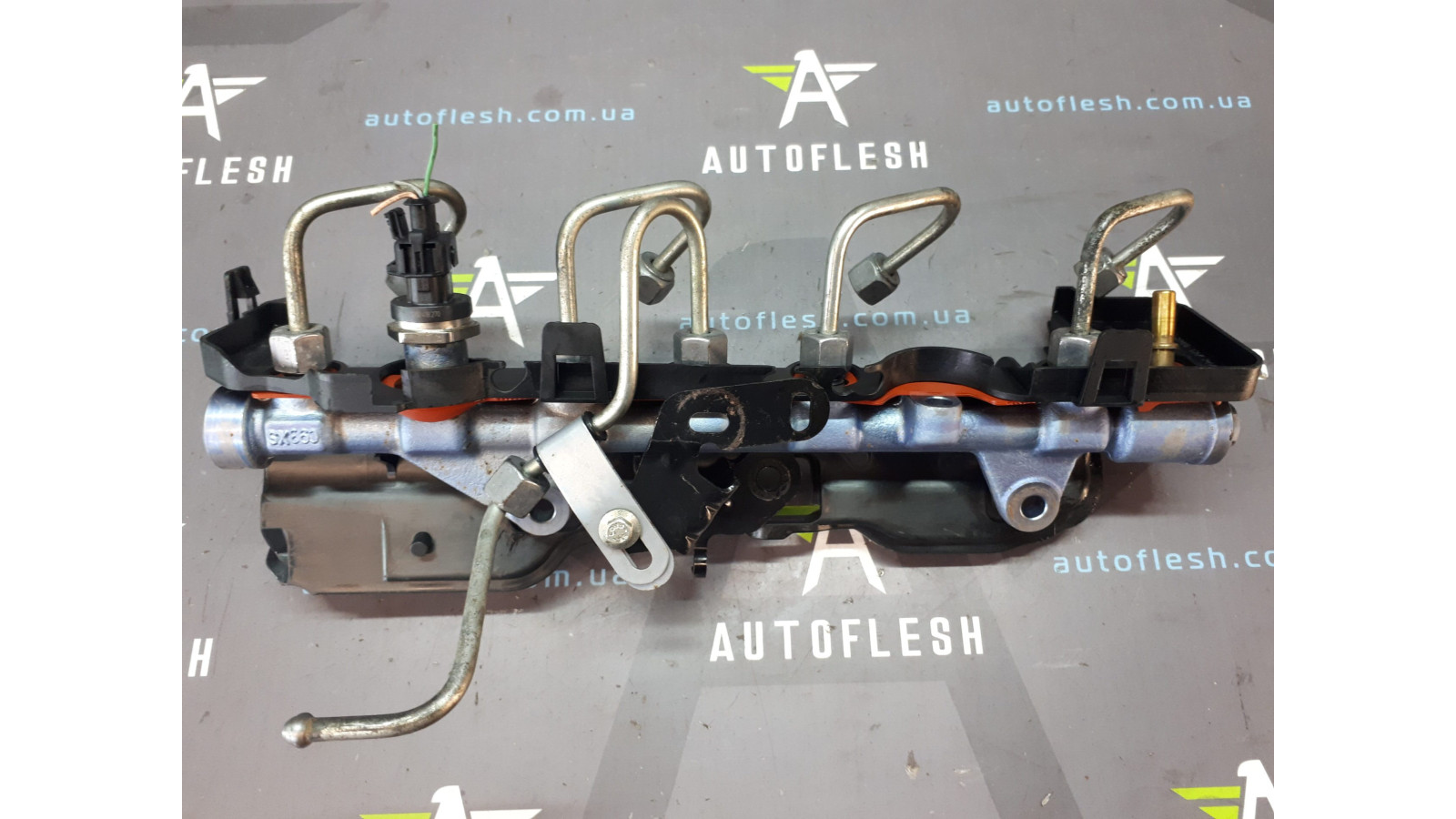 Б/у топливная рейка/ топливная рампа 0445214127/ H8200418278, 1.9 dCi для Renault