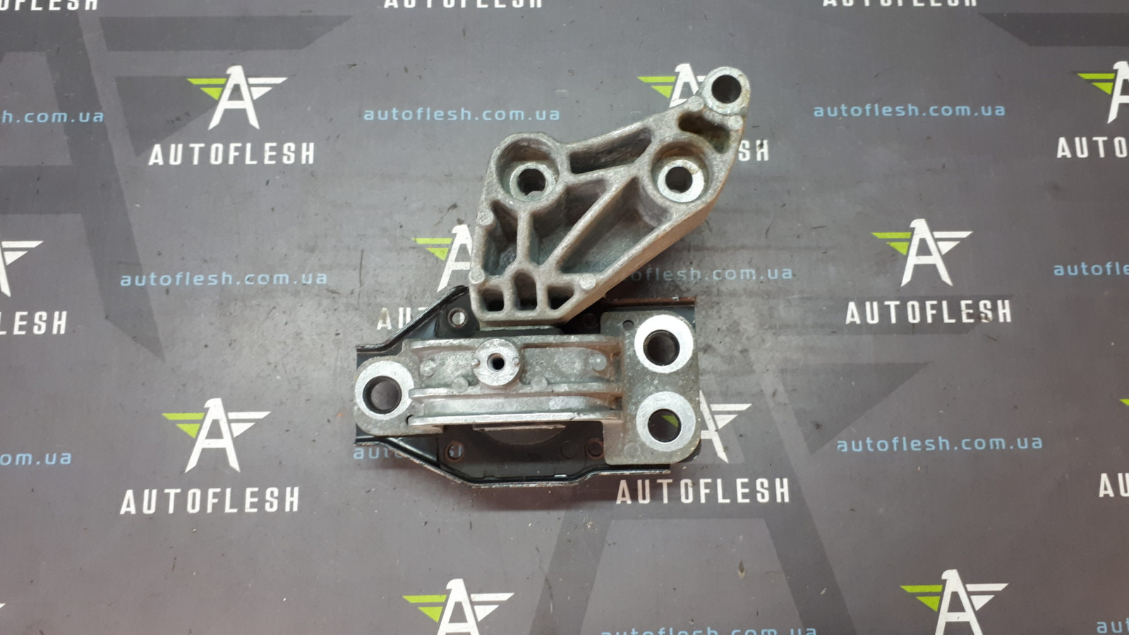Б/у кронштейн двигателя/ подушка двигателя 8200398170, 2.0 dCi для Renault Grand Scenic II/ Megane II/ Scenic II Б/у кронштейн двигателя/ подушка двигателя 8200398170, 2.0 dCi для Renault Grand Scenic II/ Megane II/ Scenic II
