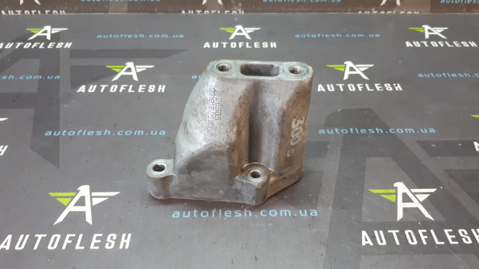 Б/у кронштейн двигателя 04578181AA, 3.0 CRD для Chrysler 300C/ Jeep Grand Cherokee III