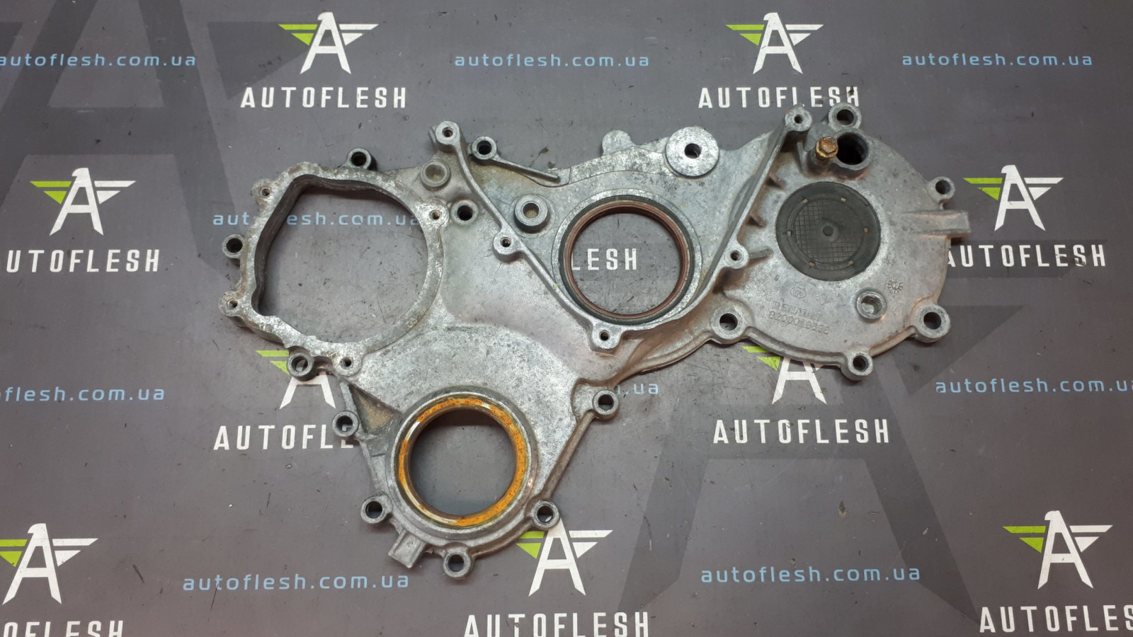 Б/у крышка двигателя/ крышка шестерень ГРМ 8200018638, 2.5 CDTi для Nissan/ Opel/ Renault