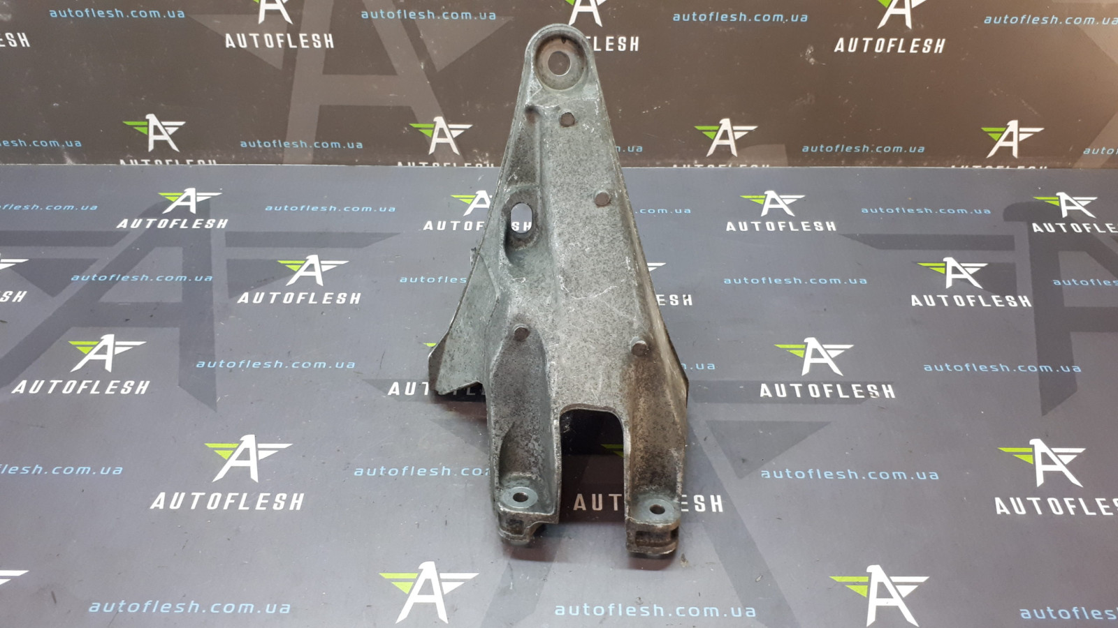 Б/у кронштейн двигателя 7H0199370F, 2.5 TDi для Volkswagen Transporter T5