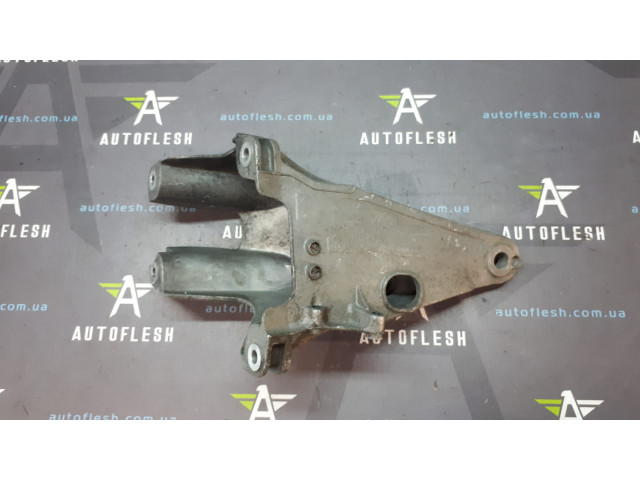 Б/у кронштейн двигателя 7H0199370F, 2.5 TDi для Volkswagen Transporter T5 Б/у кронштейн двигателя 7H0199370F, 2.5 TDi для Volkswagen Transporter T5