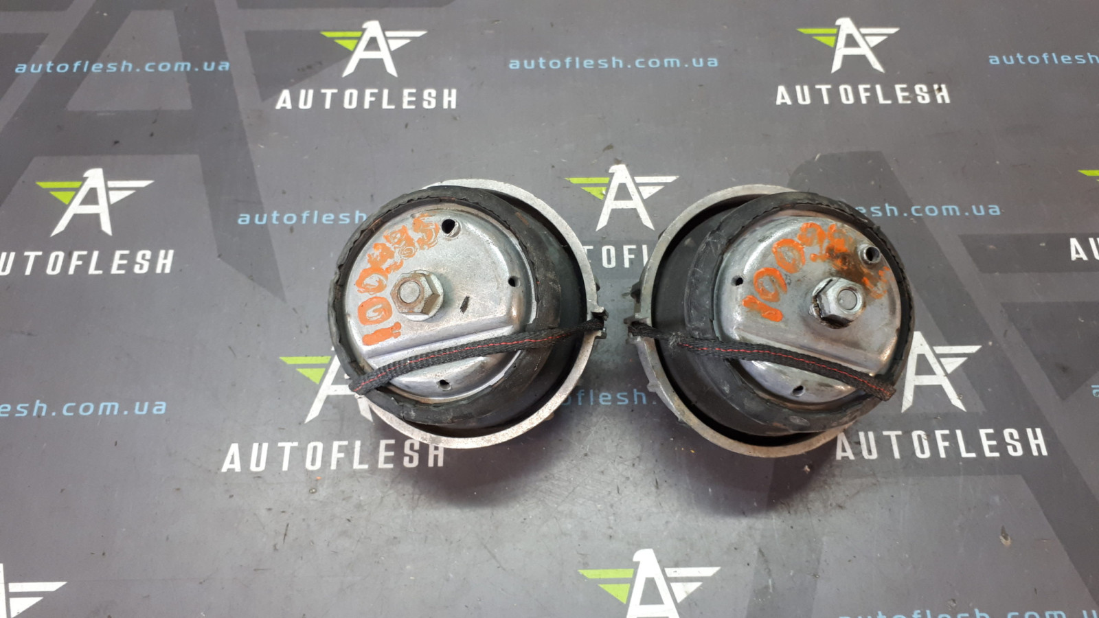 Б/у подушка двигателя/ опора двигателя A6392410413 для Mercedes Viano/ Vito