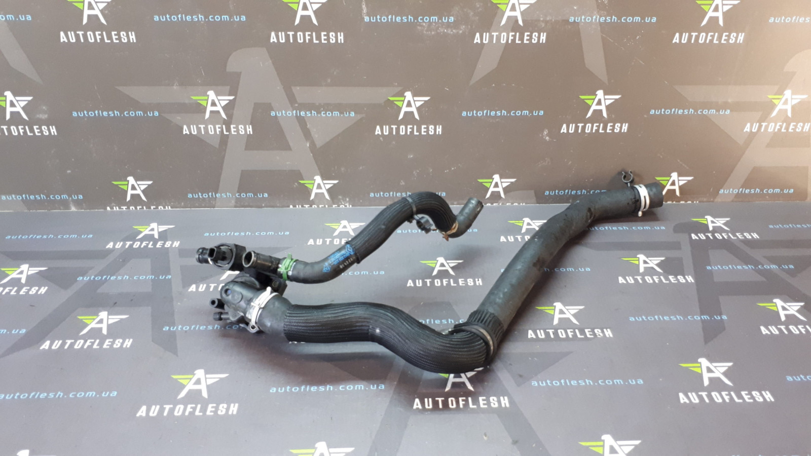 Б/у патрубок системы охлаждения 924382422R, 2.0 dCi для Renault Latitude