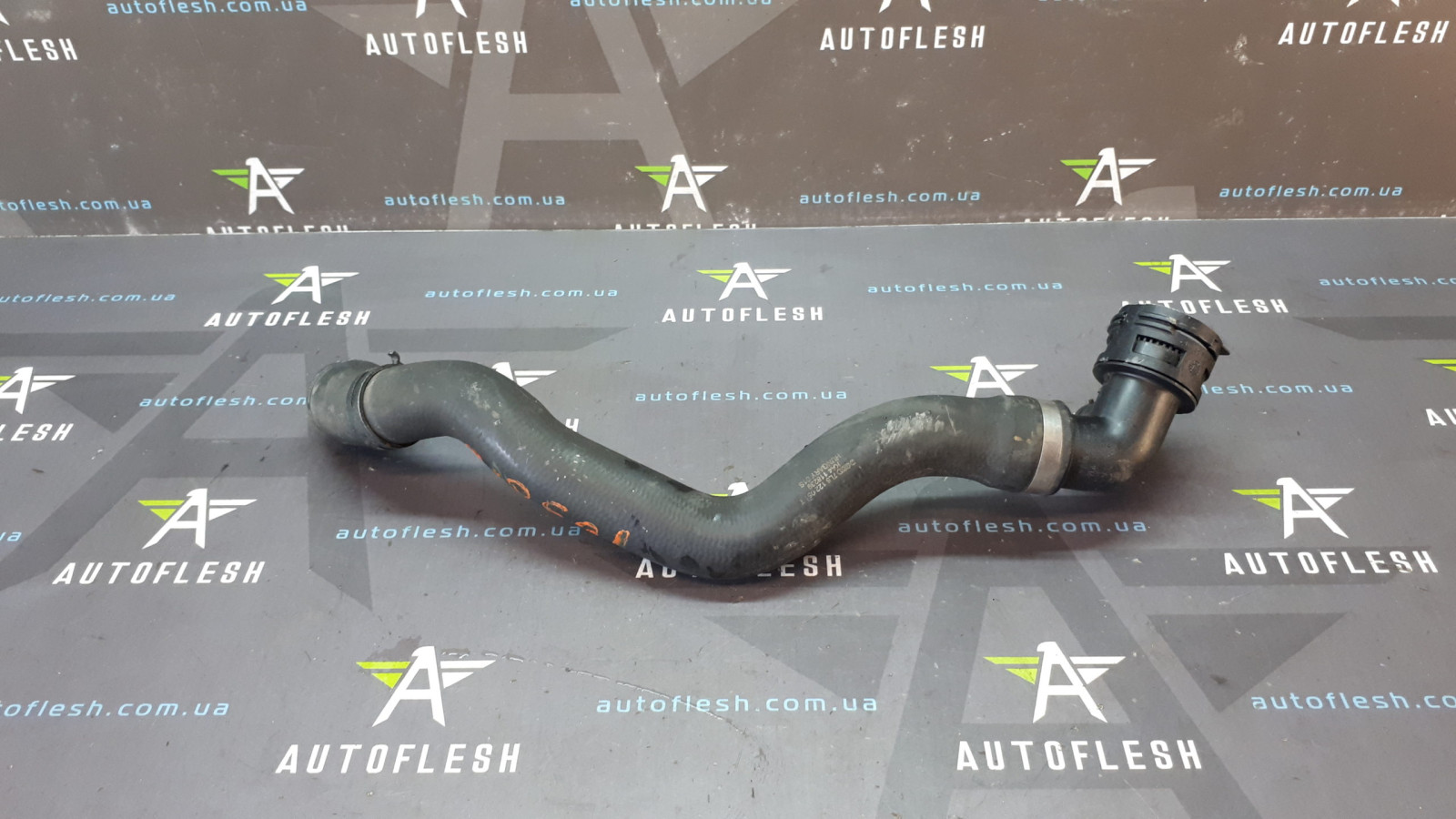 Б/у патрубок системы охлаждения 7L6122291M, 3.0 для Audi Q7/ Porsche Cayenne/ Volkswagen Touareg