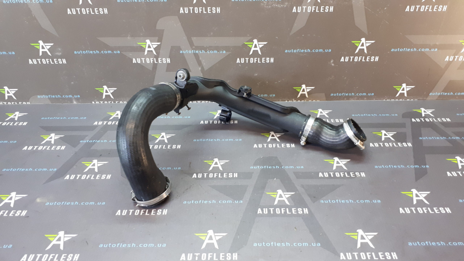 Б/у патрубок интеркуллера 1K0145770AE, 2.0 TDI для Audi/ Seat/ Skoda/ Volkswagen Б/у патрубок интеркуллера 1K0145770AE, 2.0 TDI для Audi/ Seat/ Skoda/ Volkswagen