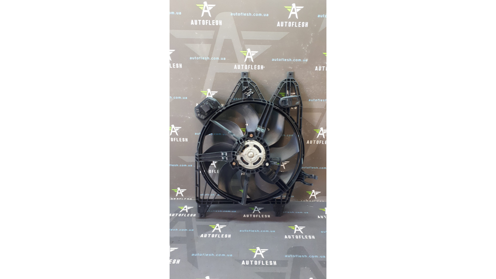 Б/у вентилятор радиатора/ дифузор вентилятора 8200394646, 1.5 dCi для Nissan Kubistar/ Renault Kangoo