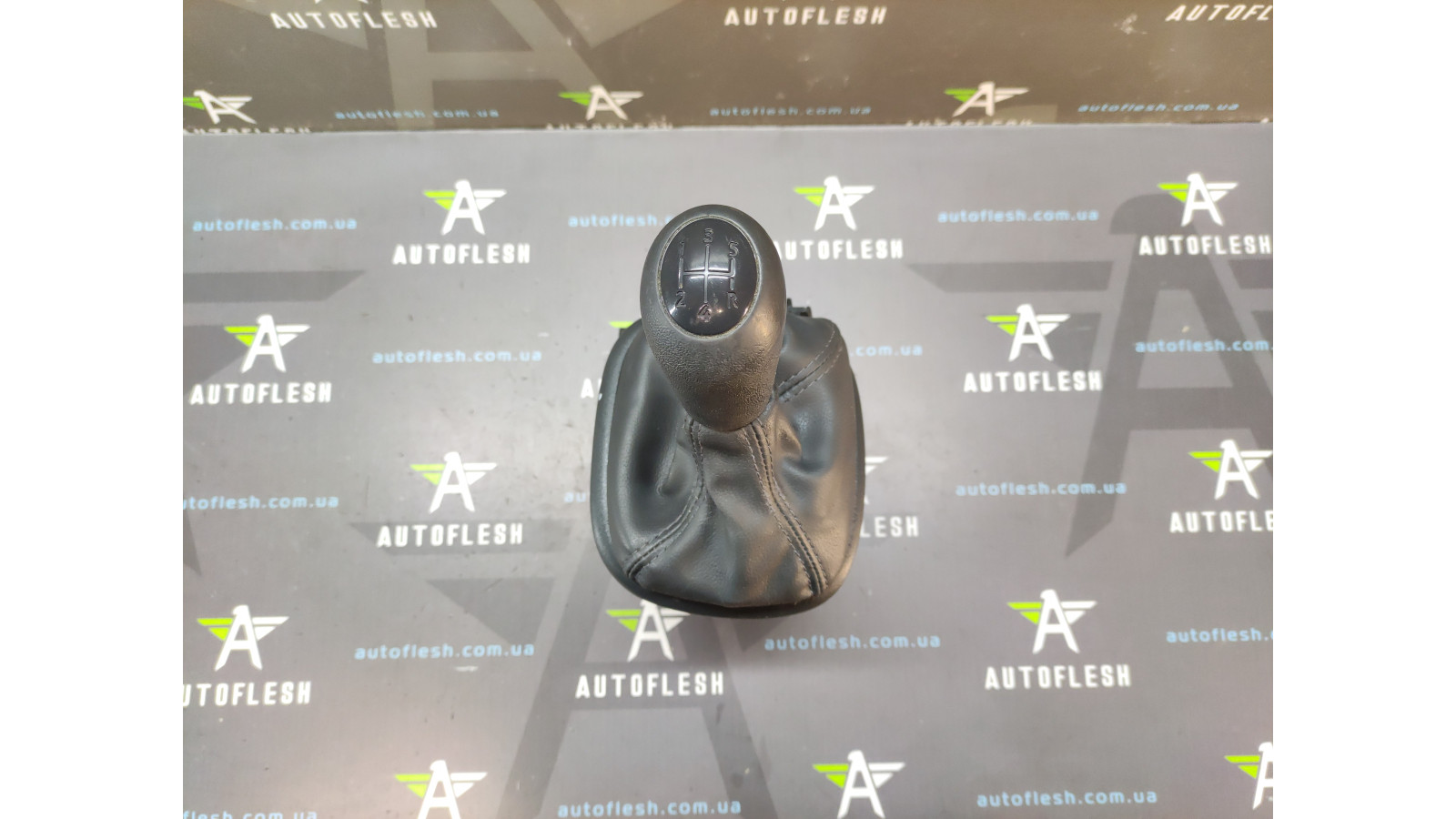Б/у кулиса переключения КПП 8200788667 для Renault Kangoo II Б/у кулиса переключения КПП 8200788667 для Renault Kangoo II