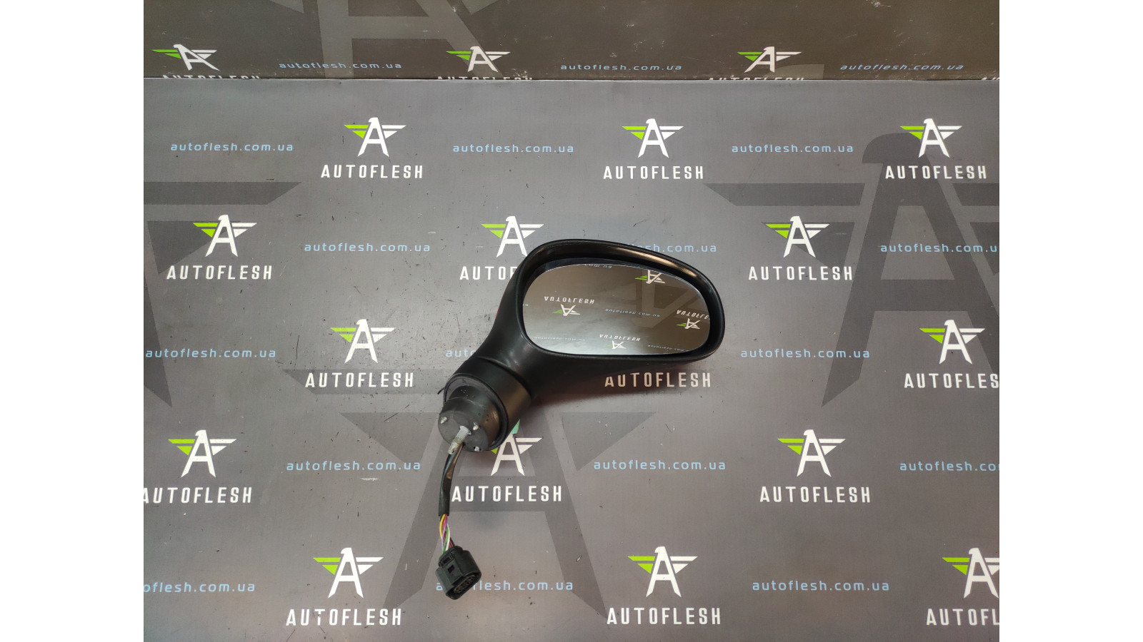 Б/у зеркало правое 010852 для Seat Leon Б/у зеркало правое 010852 для Seat Leon