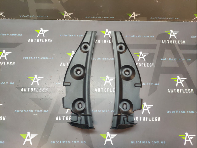 Б/у накладка під лобове скло 658373118R, 658368540R для Renault Scenic III