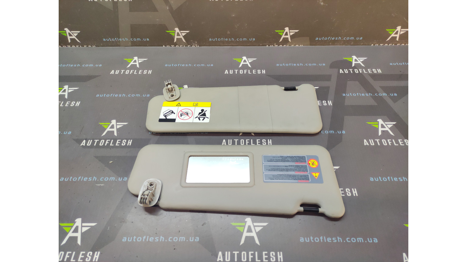 Б/в козирок сонцезахисний 964012737R, 964009756R для Dacia/Renault Duster, Logan, Sandero Б/в козирок сонцезахисний 964012737R, 964009756R для Dacia/Renault Duster, Logan, Sandero