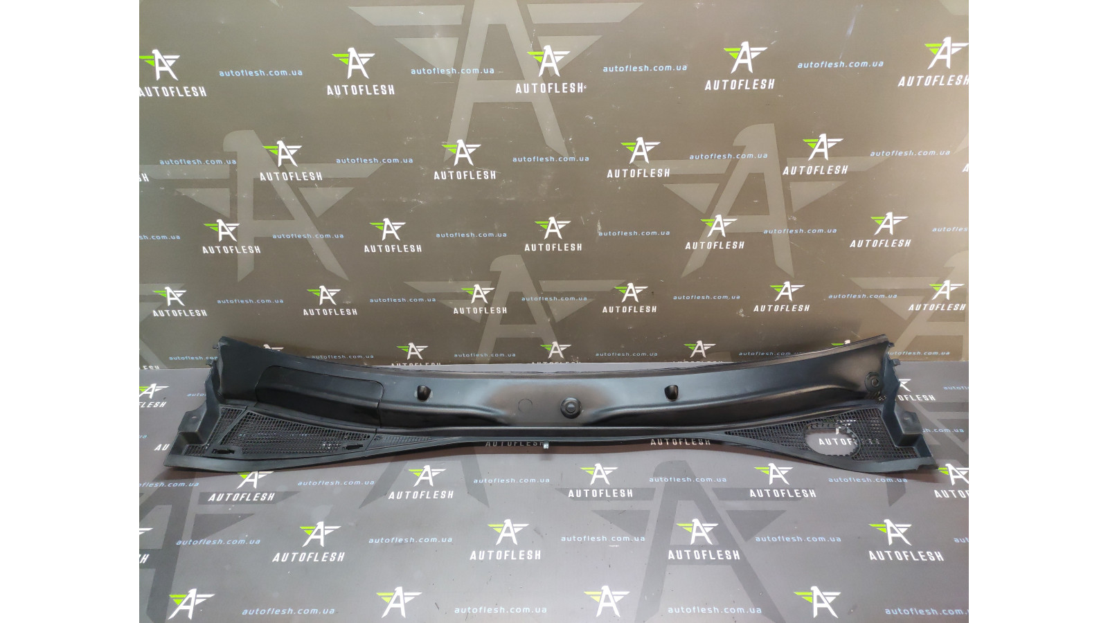 Б/в пластик під лобове скло 7700304885 для Renault Kangoo