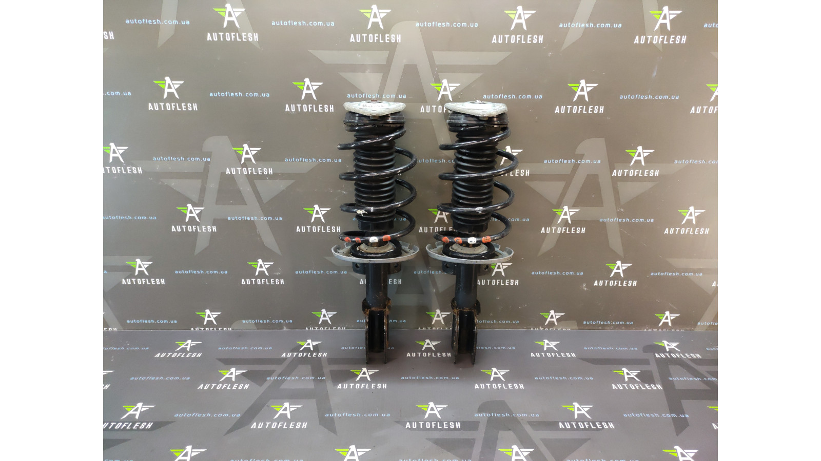 Б/у амортизатор передний в сборе 9816394580 для Peugeot 308 II