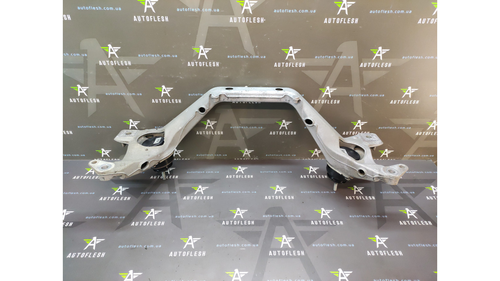 Б/у балка двигателя/ кронштейн опоры двигателя 7L6199207B для Audi Q7/ Volkswagen Touareg