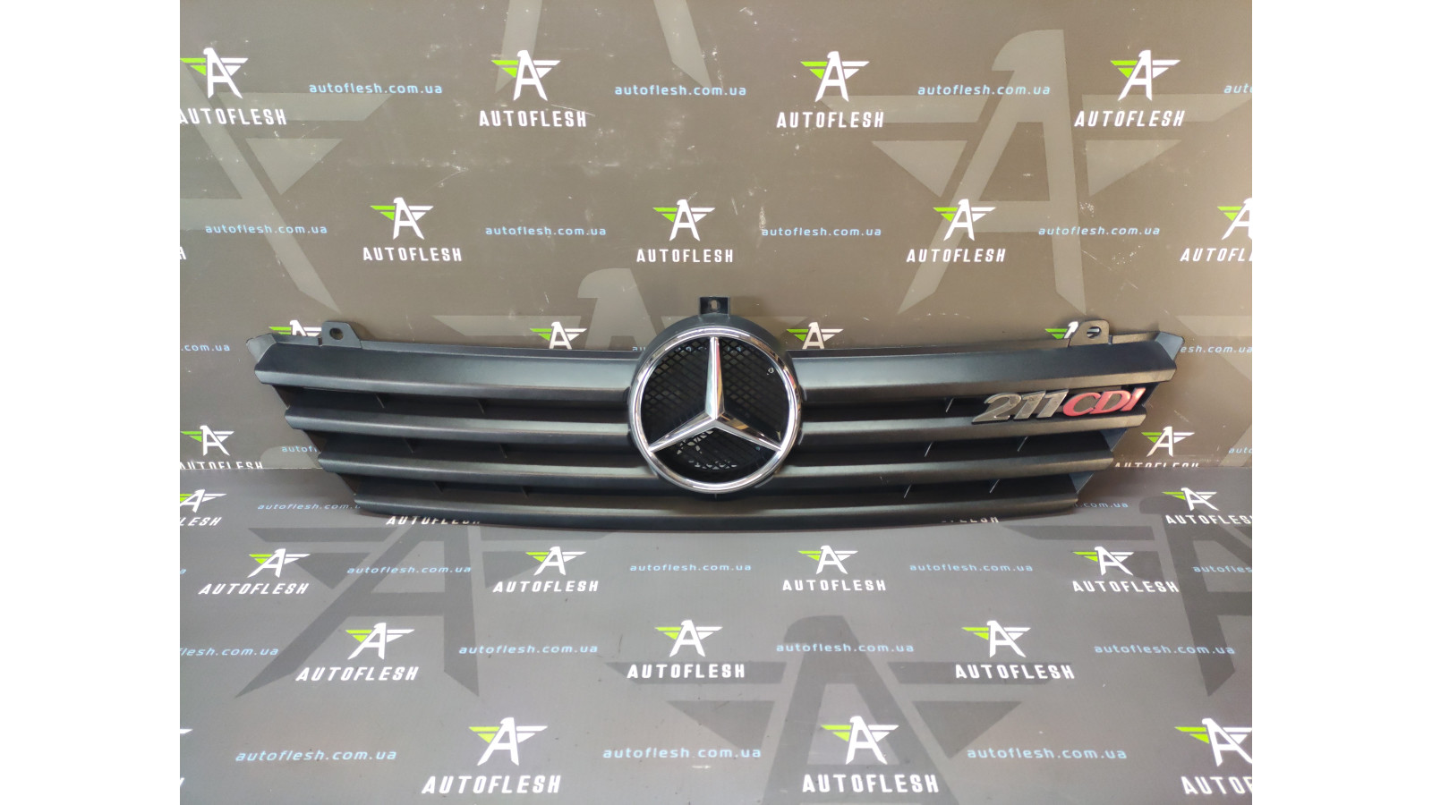Б/у решетка радиатора A9018800085 для Mercedes Sprinter