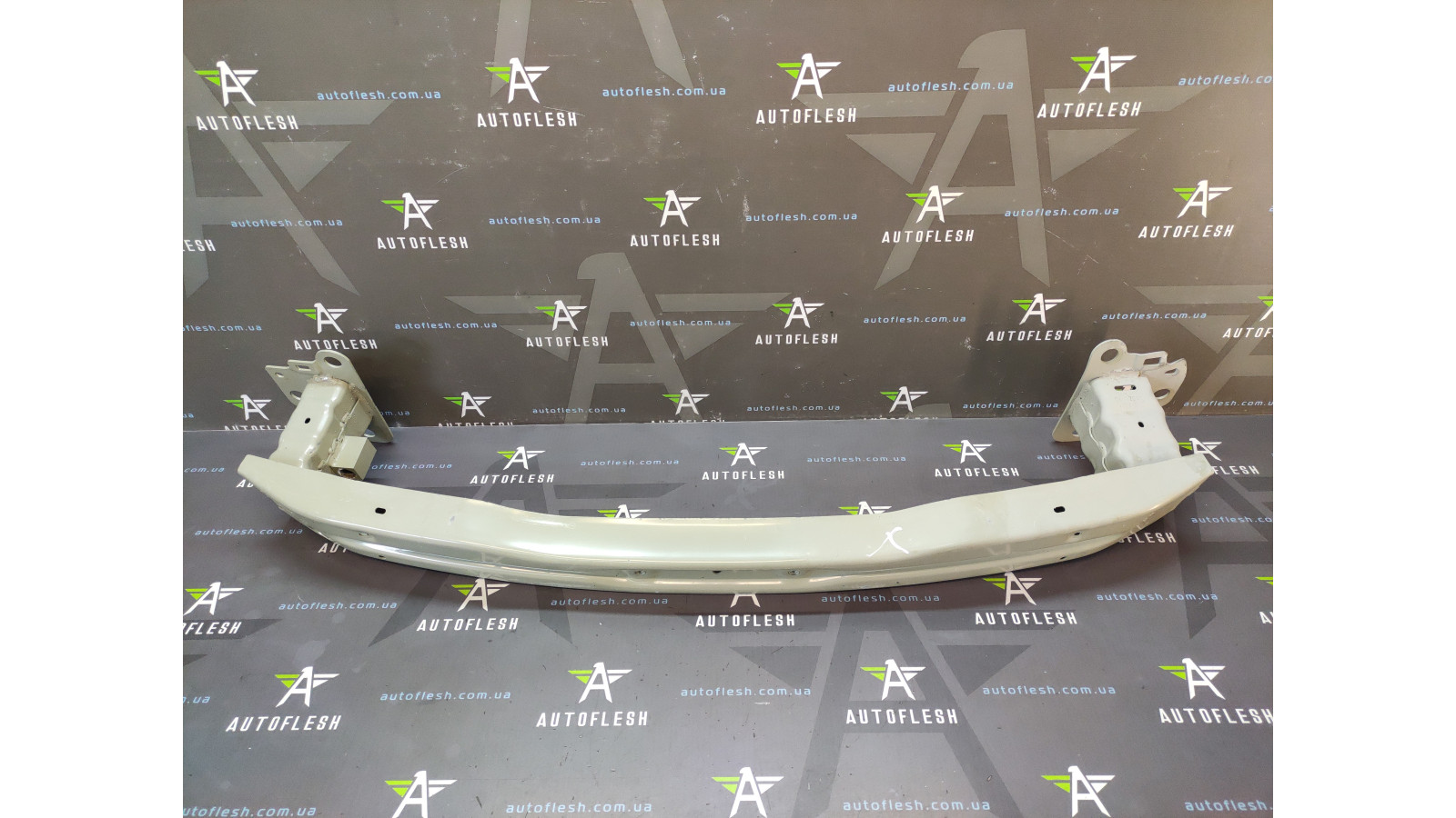 Б/у усилитель бампера переднего 69319R040 для Renault Zoe