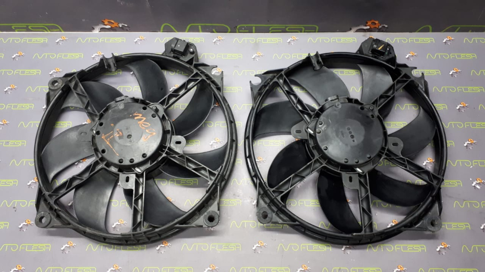 Б/у вентилятор радиатора в сборе 214810898R/ M135493/ 214812415R для Renault Megane III/ Scenic III