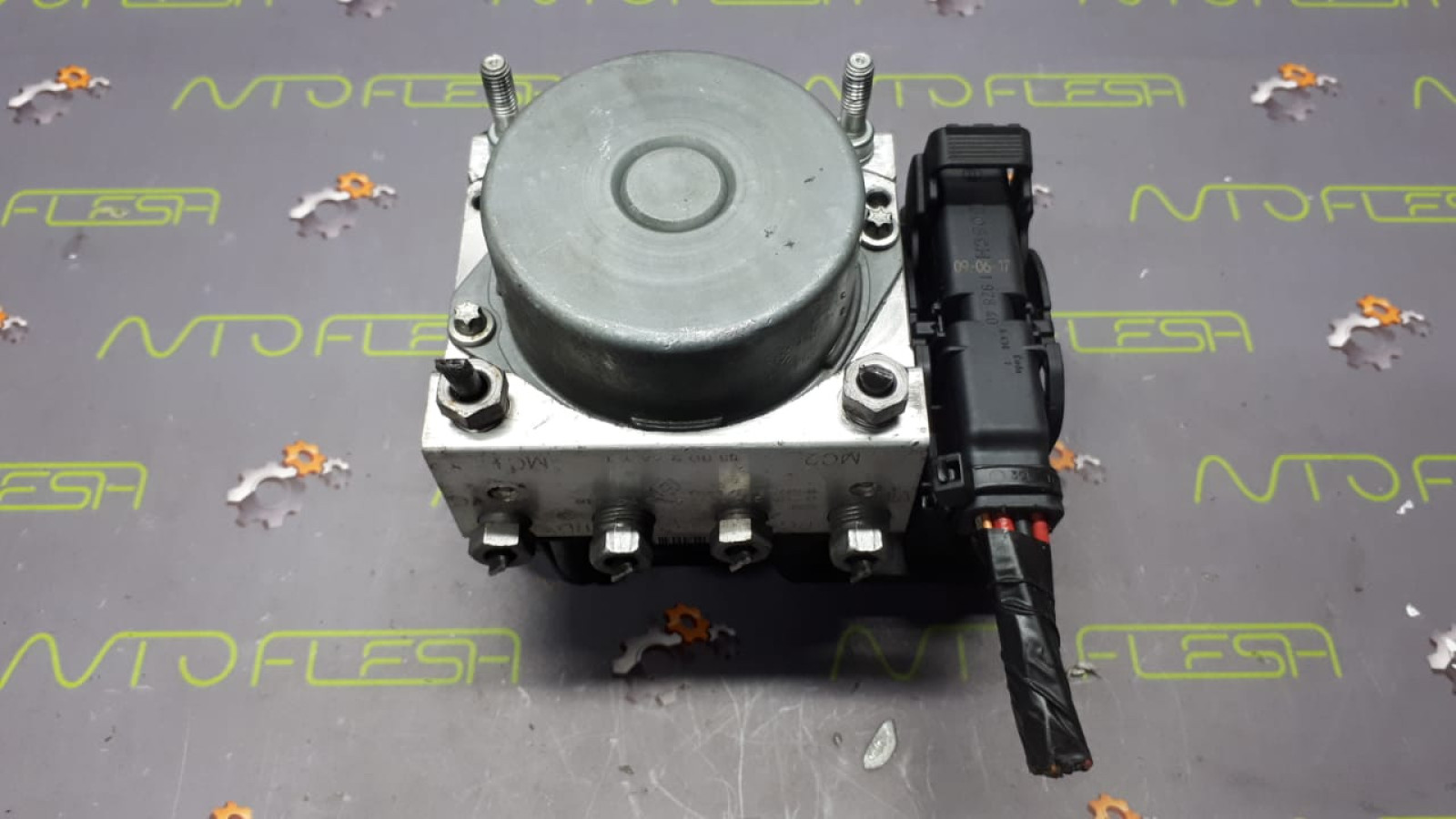 Б/у блок управления ABS 0265232077/ 8200747140 для Renault Clio III Б/у блок управления ABS 0265232077/ 8200747140 для Renault Clio III