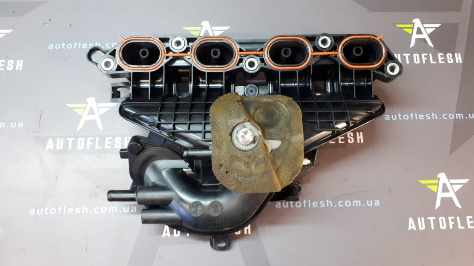 Б/у коллектор впускной 17120-21060 для Toyota Yaris Hybrid
