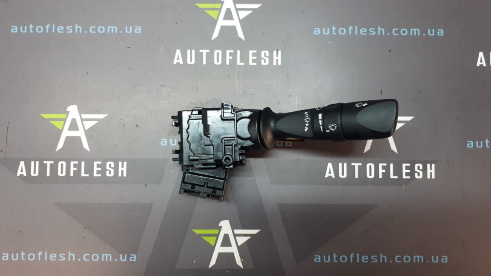 Б/у подрулевой переключатель правый 8465206260 для Toyota Hilux VIII