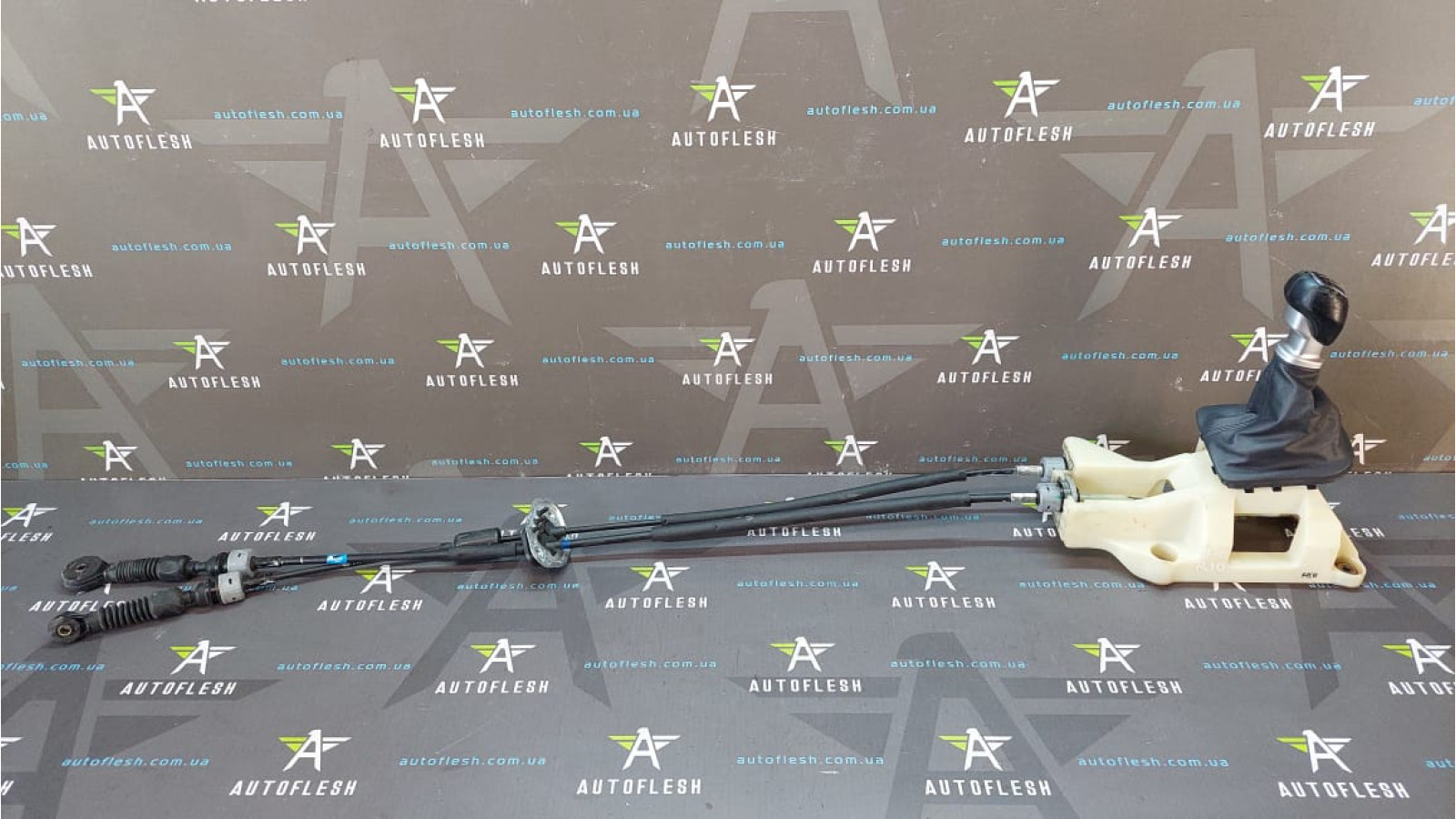 Б/у кулиса КПП 437001W210HU, 1.4 CRDI D4FC 6-ти ступенчатая для KIA Rio III Б/у кулиса КПП 437001W210HU, 1.4 CRDI D4FC 6-ти ступенчатая для KIA Rio III